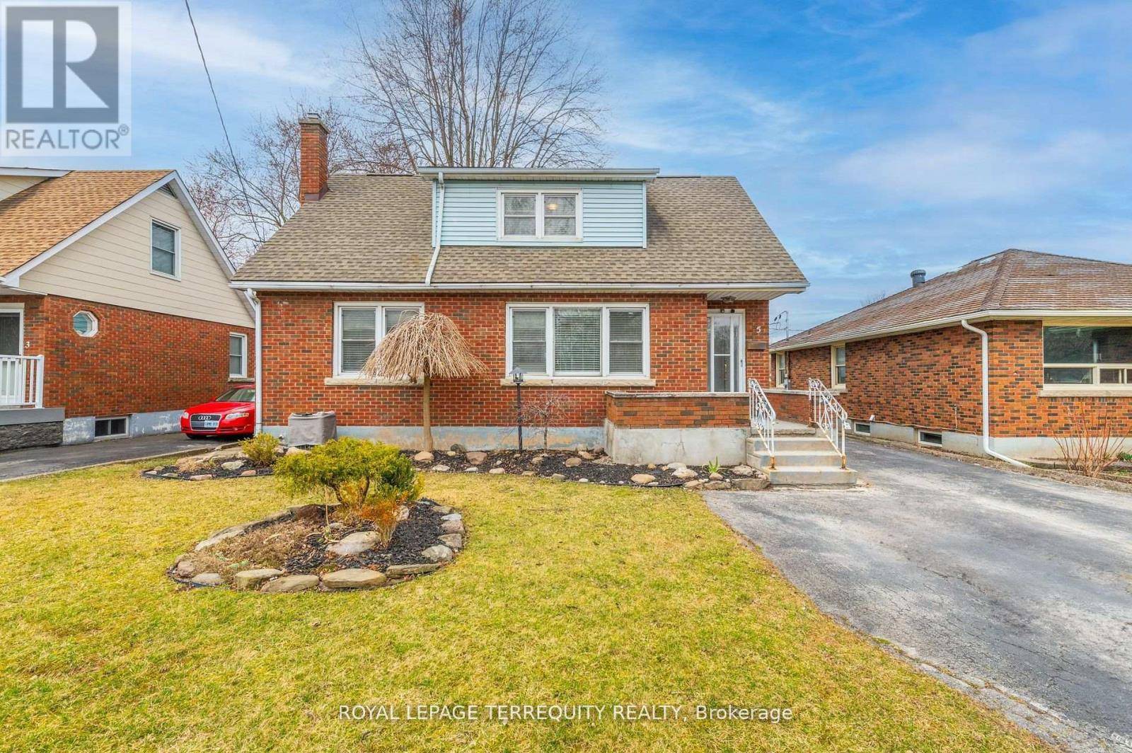 5 MCMANN DRIVE, Thorold (thorold Downtown), ON L2V2V3