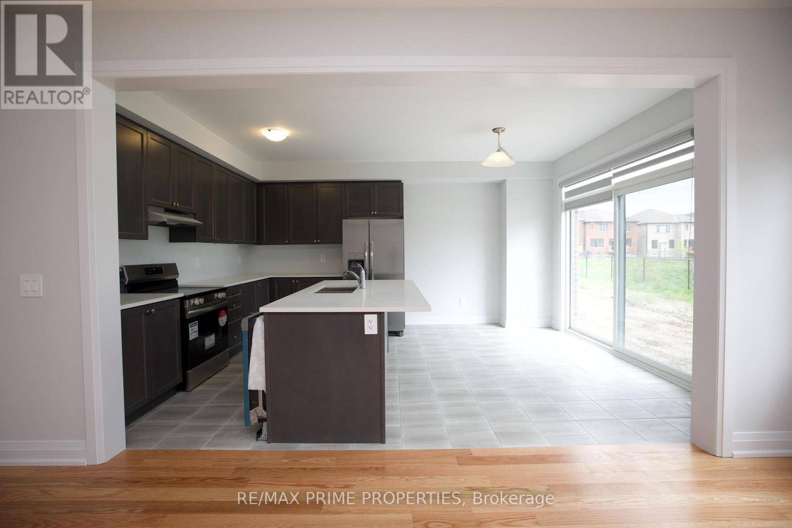 Kawartha Lakes (lindsay), ON K9V6K2,41 Walters ST #MAIN