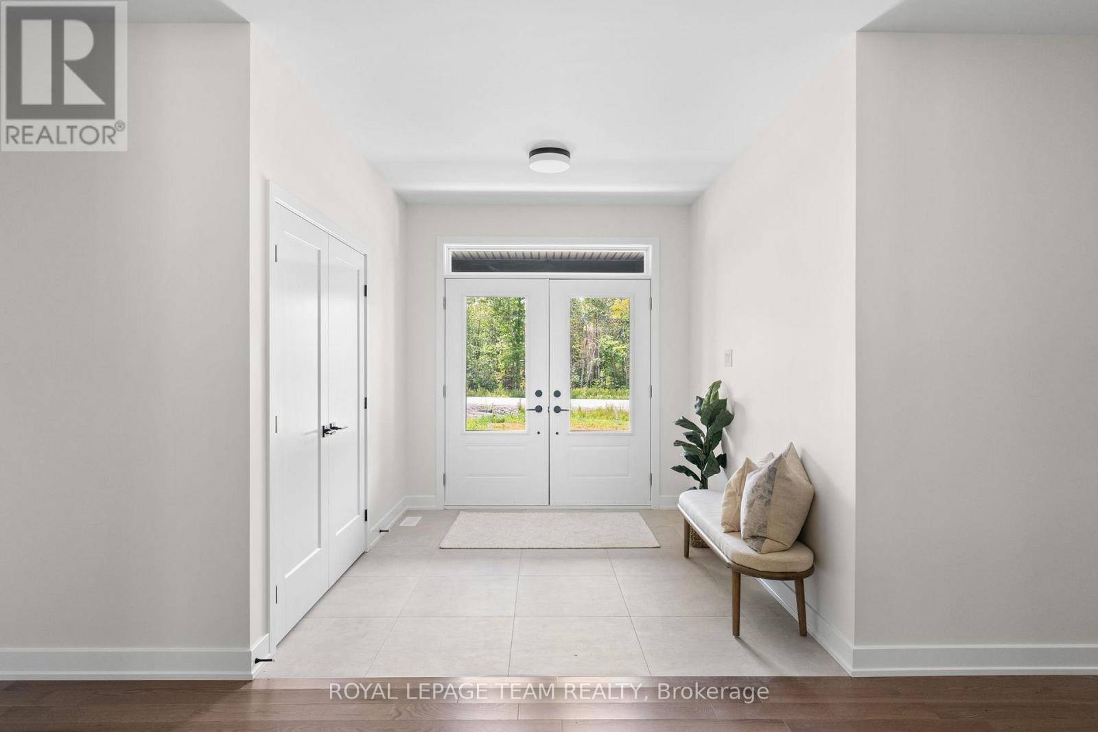 Mcnab/braeside, ON K7S0H8,47 HOGAN DRIVE