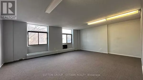 Ottawa, ON K1Z6A9,1061 MERIVALE RD #205