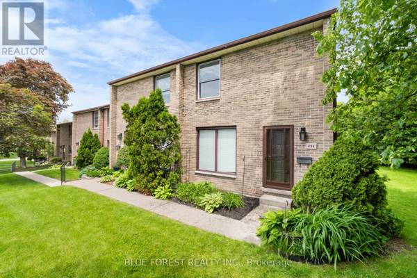 696 Wonderland RD South #15, London South (south N), ON N6H4Y8