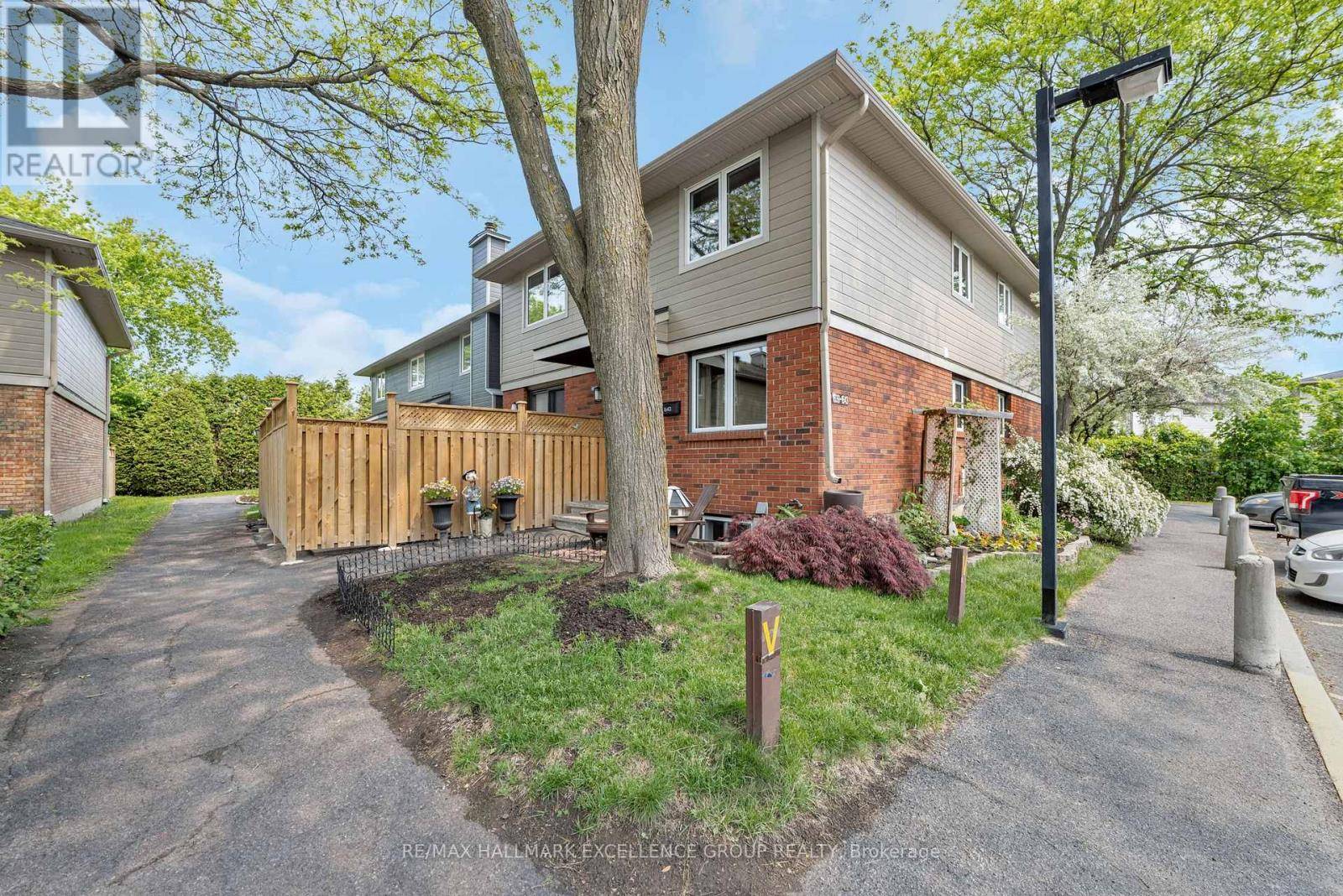 Ottawa, ON K1C4Z9,1643 Du Sommet PL #92