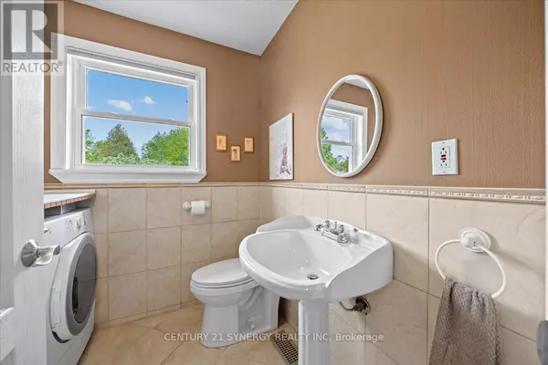 Ottawa, ON K4P1H7,1921 GREYS CREEK ROAD S