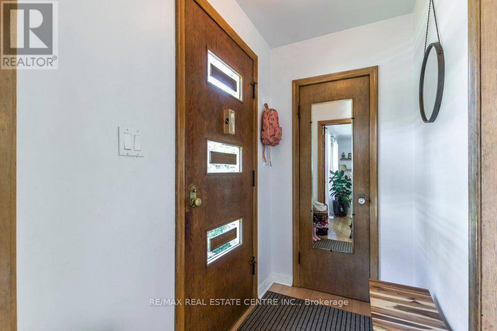 Kitchener, ON N2H2Y5,247 KRUG STREET
