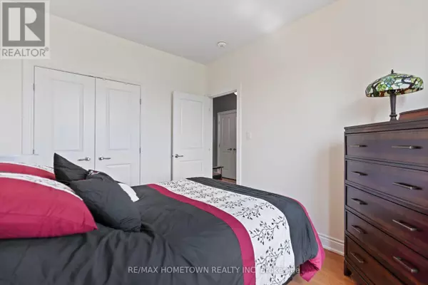South Dundas, ON K0E1K0,8 BILLINGS AVENUE W