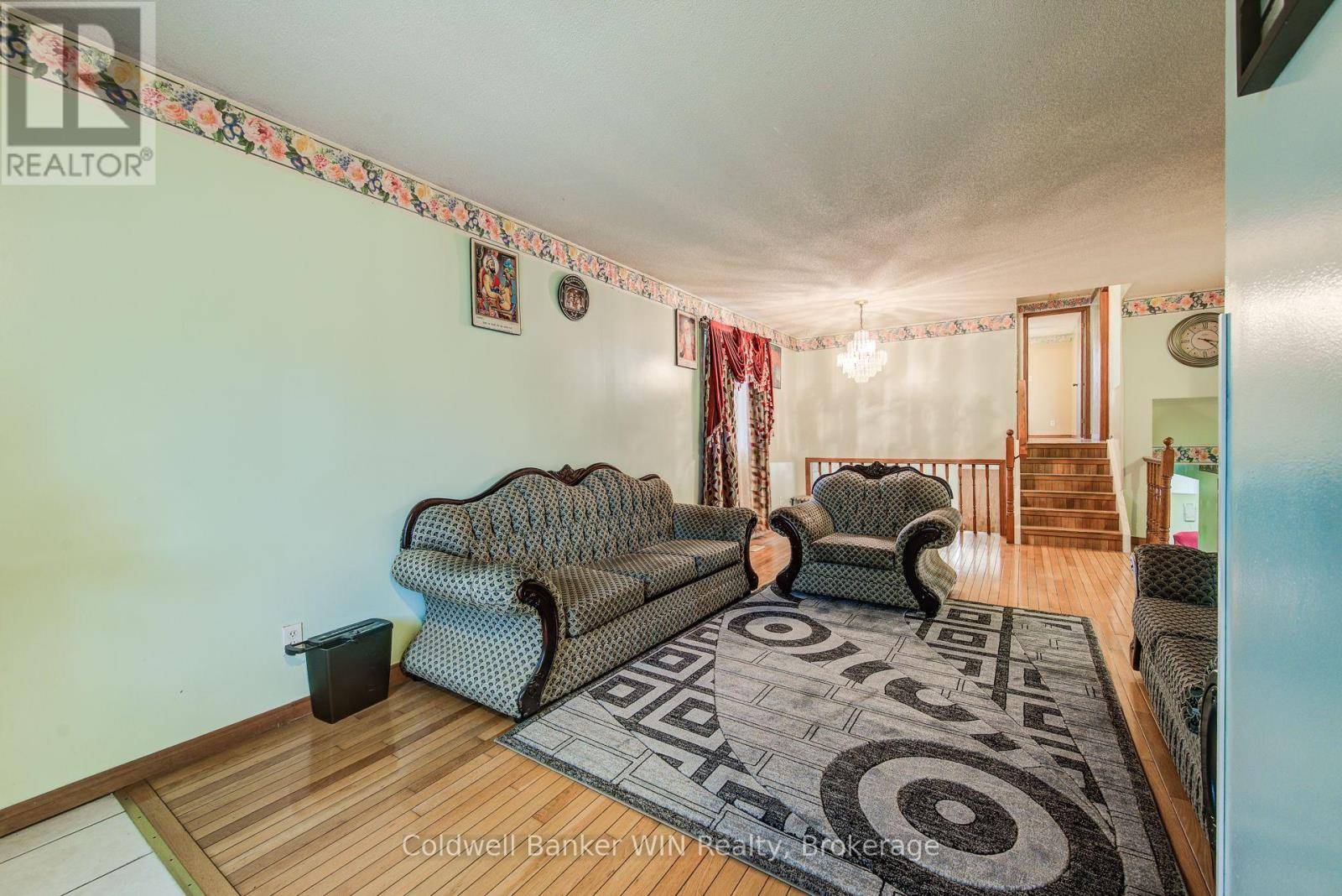 Wellington North (mount Forest), ON N0G2L3,120 MELISSA CRES.