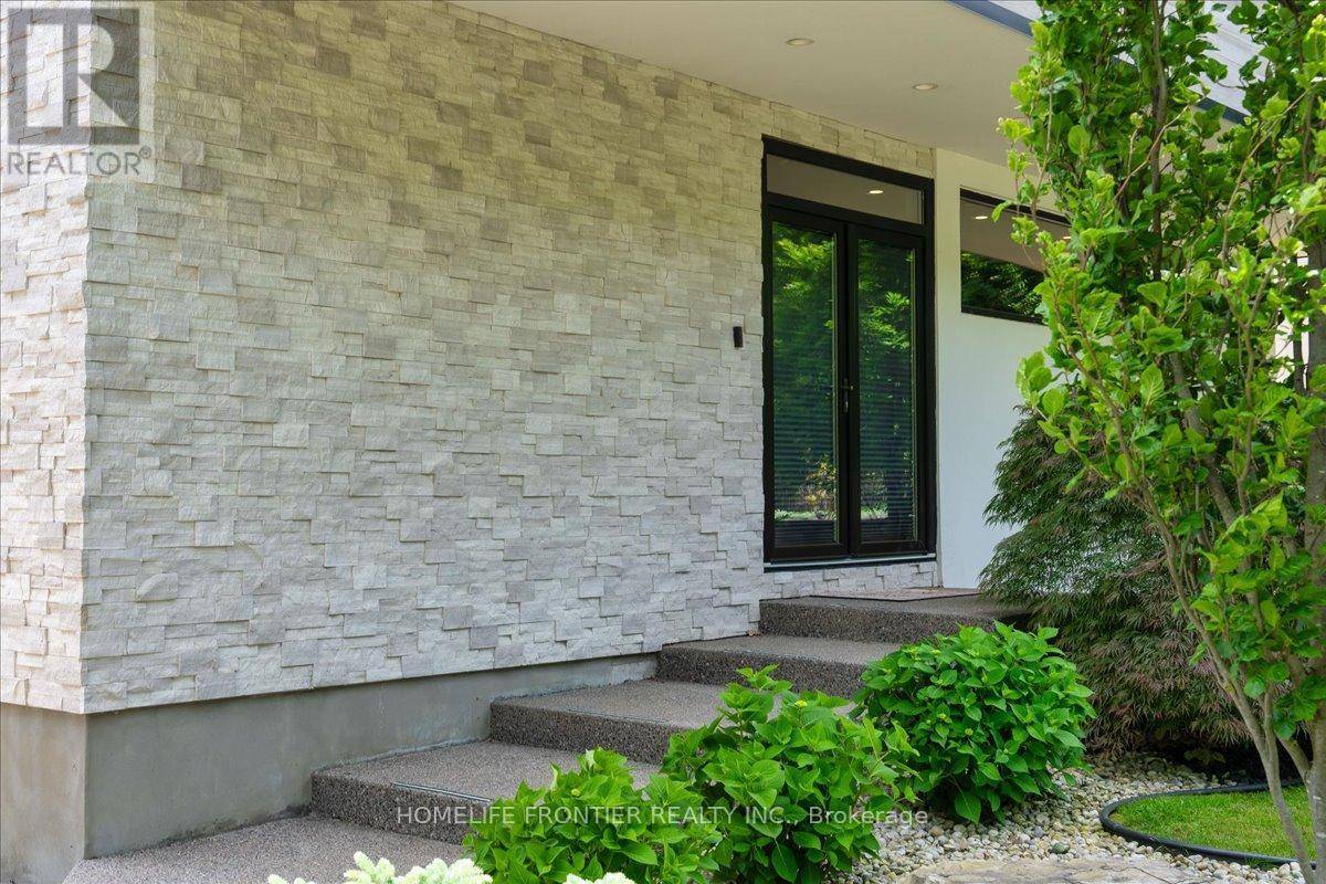 London South (south K), ON N6K2V6,1452 Byron Baseline RD #1