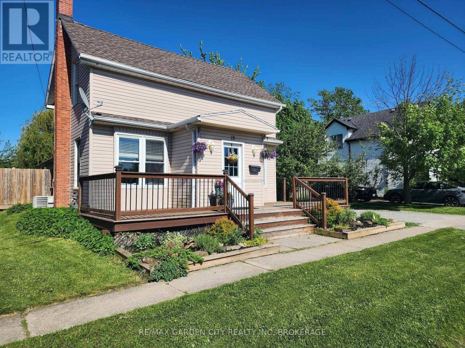 St. Catharines (burleigh Hill), ON L2T1N8,18 ST. PETER STREET
