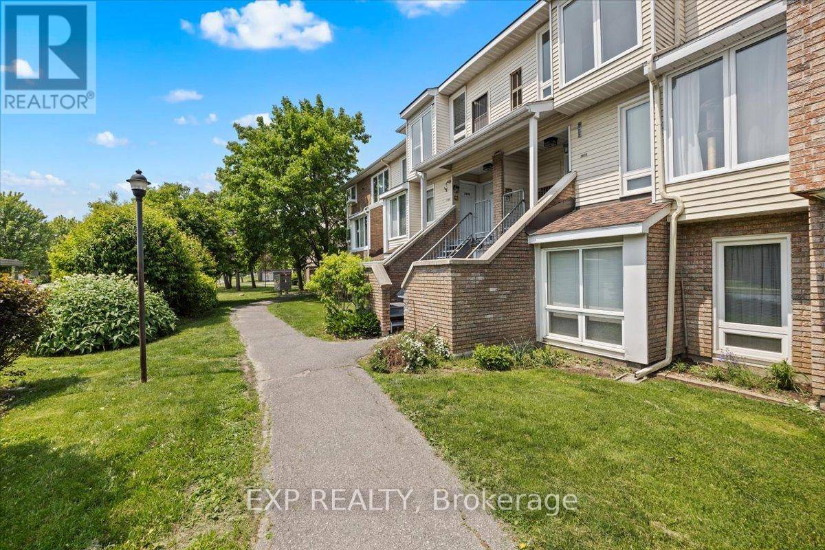Ottawa, ON K2G4P2,207 Woodfield DR #B