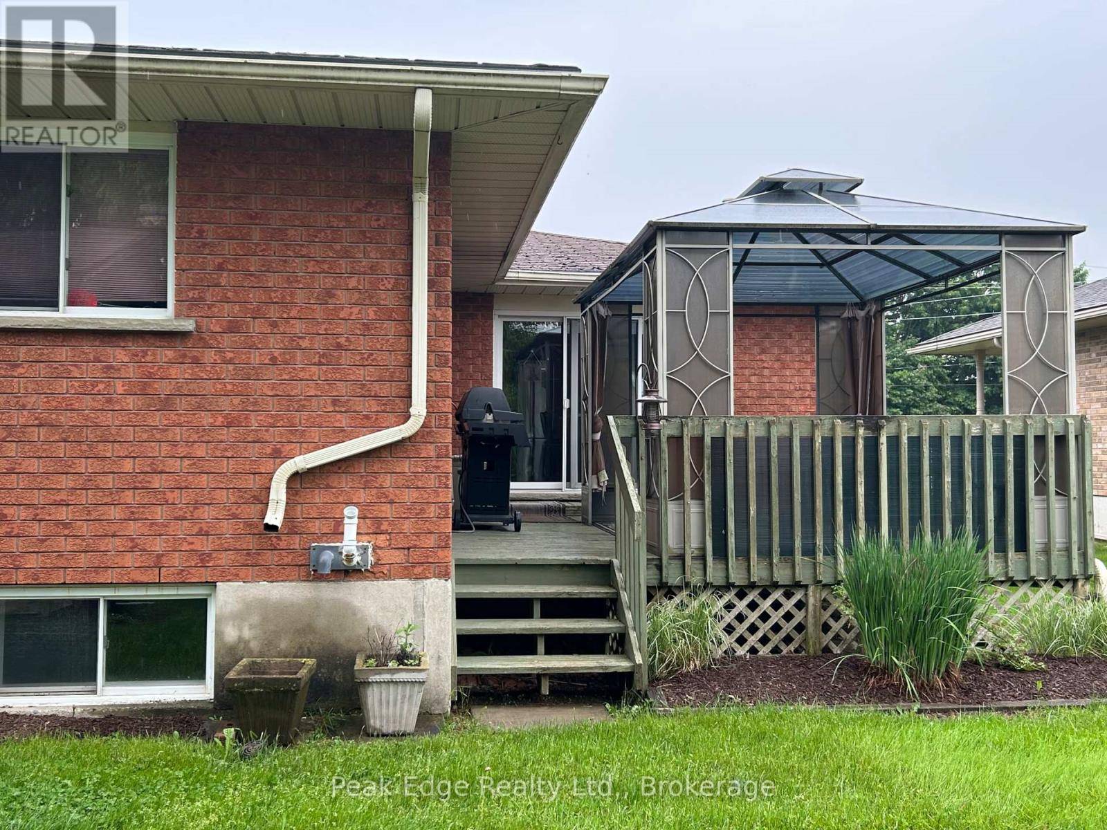 Wellington North (mount Forest), ON N0G2L2,400 DURHAM STREET E