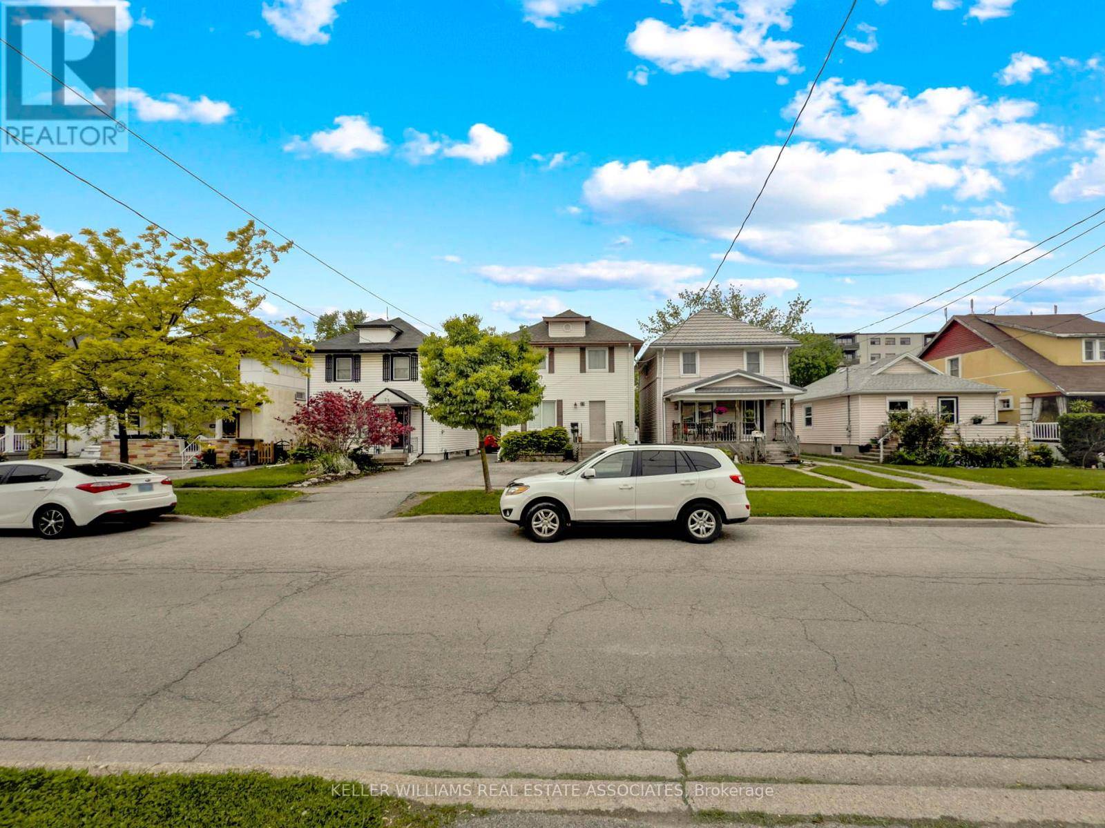 St. Catharines (e. Chester), ON L2R3W8,27 Berryman AVE #Main