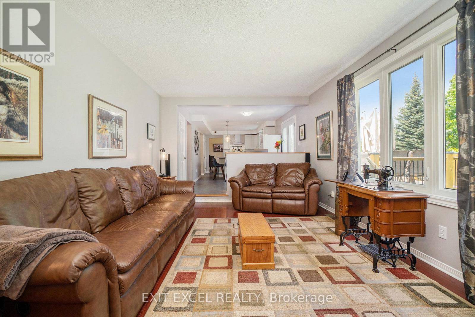Ottawa, ON K4P1M7,1551 STANLEYFIELD CRESCENT