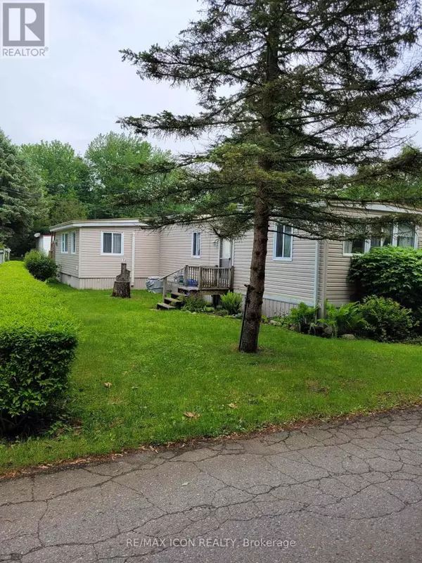 Lambton Shores, ON N0M1T0,9839 Lakeshore RD #17