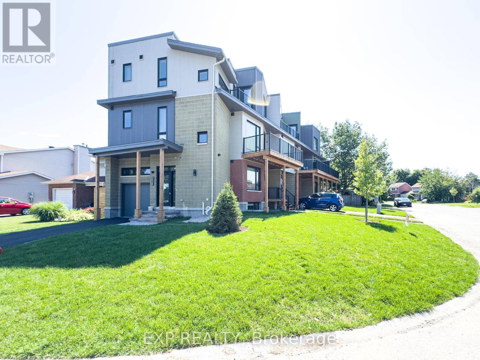 25 Fair Oaks CRES #E, Ottawa, ON K2G4W6