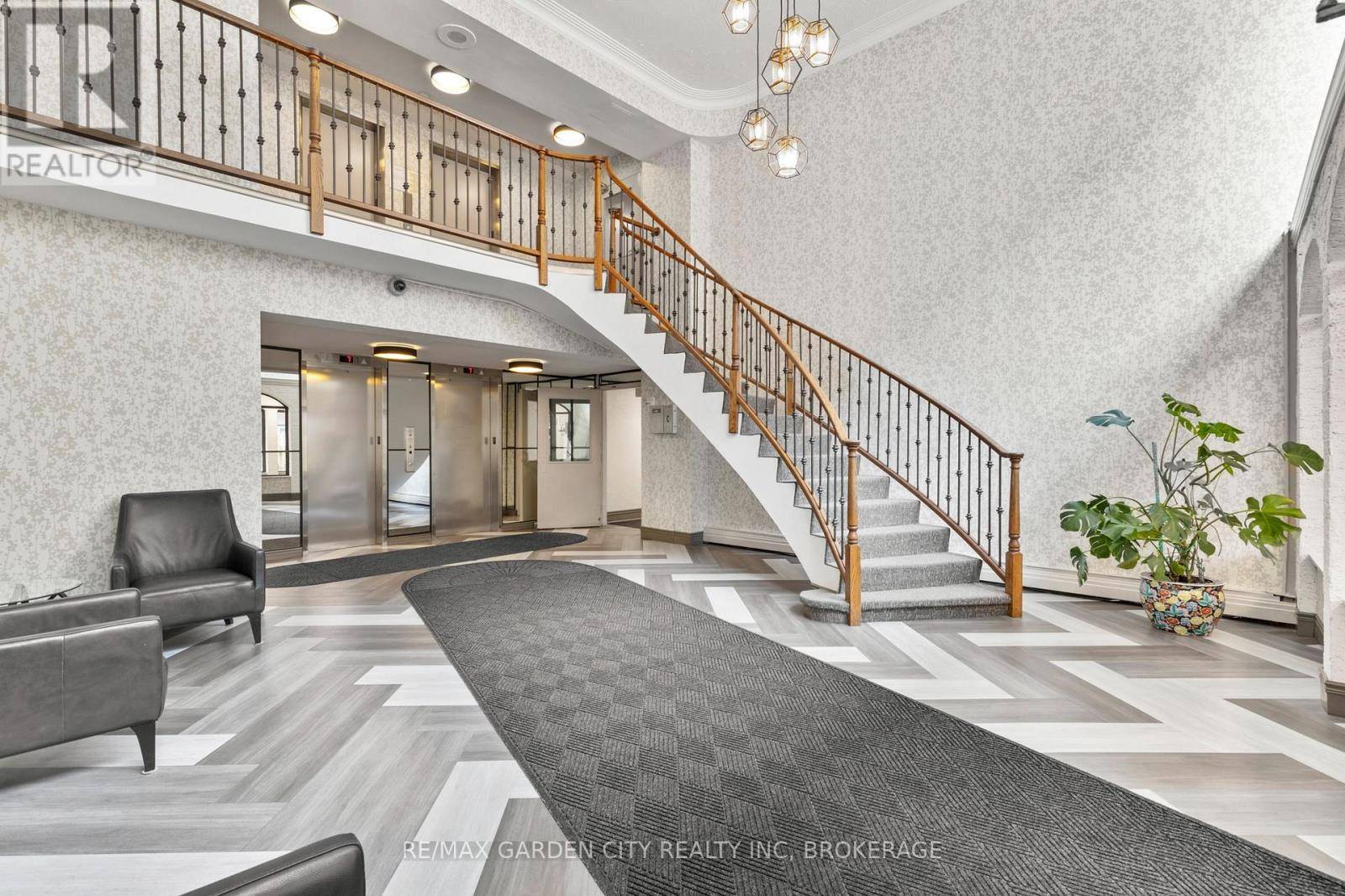 St. Catharines (fairview), ON L2N2G4,359 Geneva ST #612