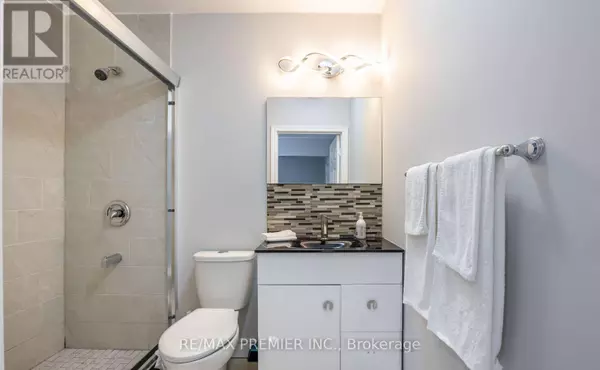 Niagara Falls (downtown), ON L2E2L4,4497 QUEEN STREET