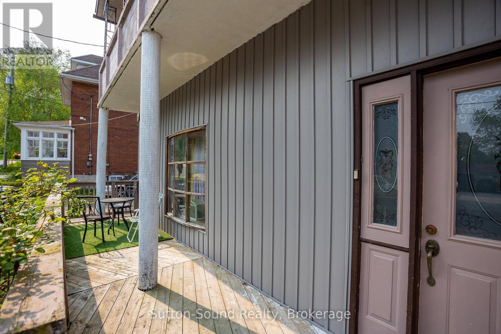 Owen Sound, ON N4K1W8,351 14TH STREET E