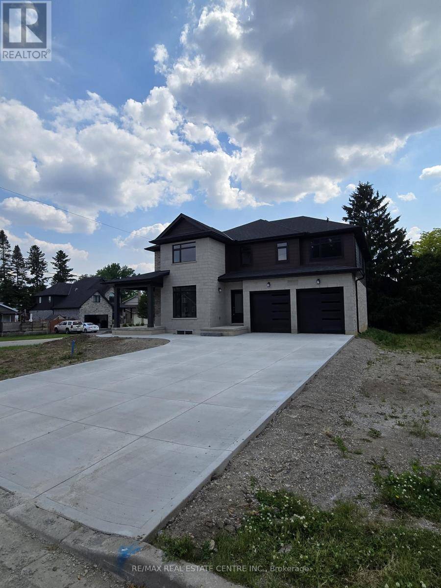 Ingersoll (ingersoll - South), ON N5C1R8,4 ELM STREET