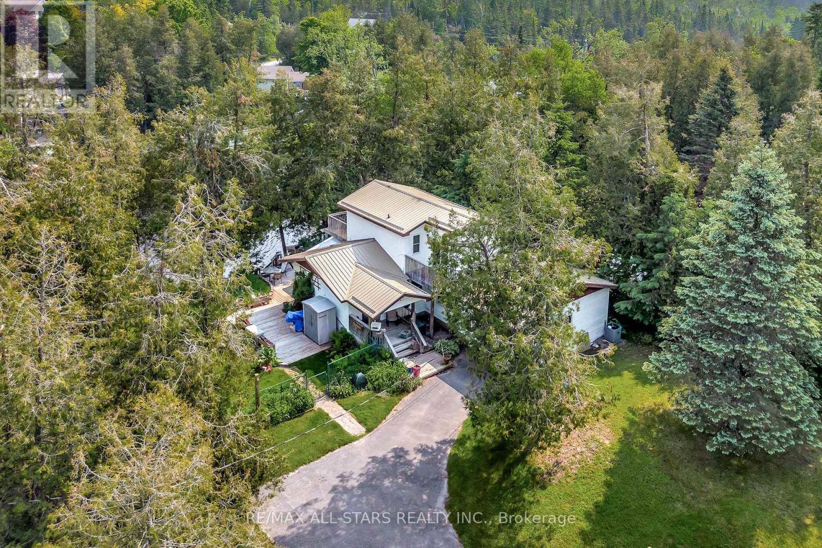 14 WYCHWOOD DRIVE E, Kawartha Lakes (fenelon Falls), ON K0M1N0