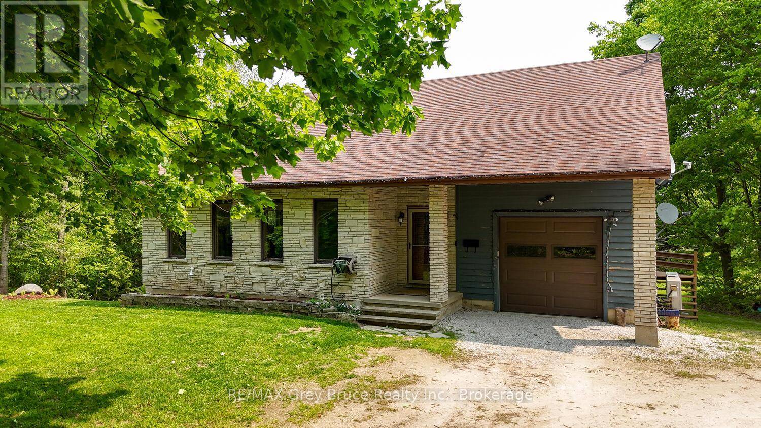 South Bruce Peninsula, ON N0H2T0,1033 BRUCE ROAD 9