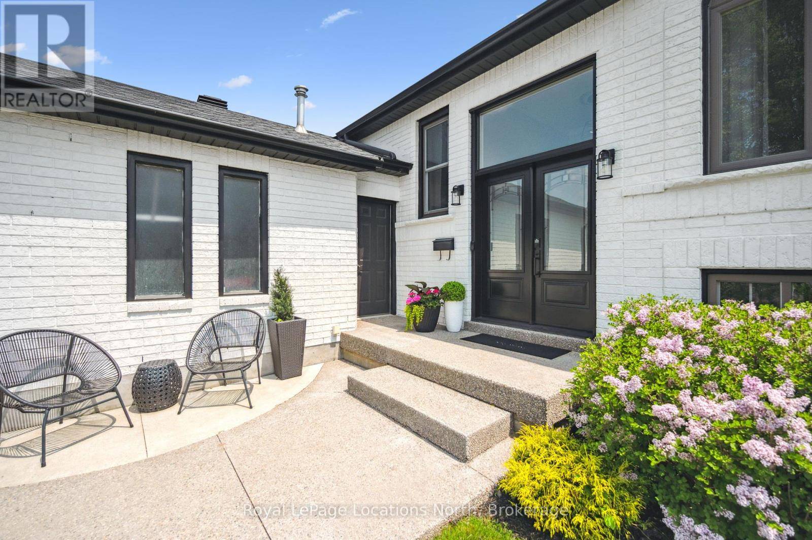 Cambridge, ON N1S4Z8,81 OAK HILL DRIVE
