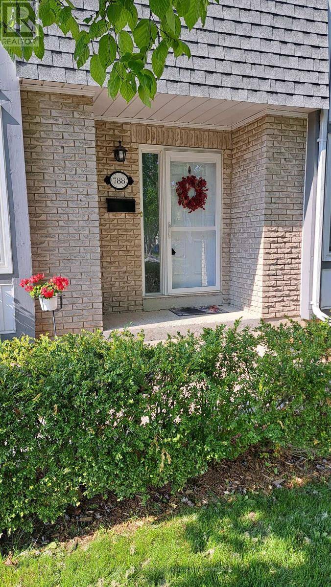 Kingston (city Northwest), ON K7P1L6,788 WHITEOAK CRESCENT