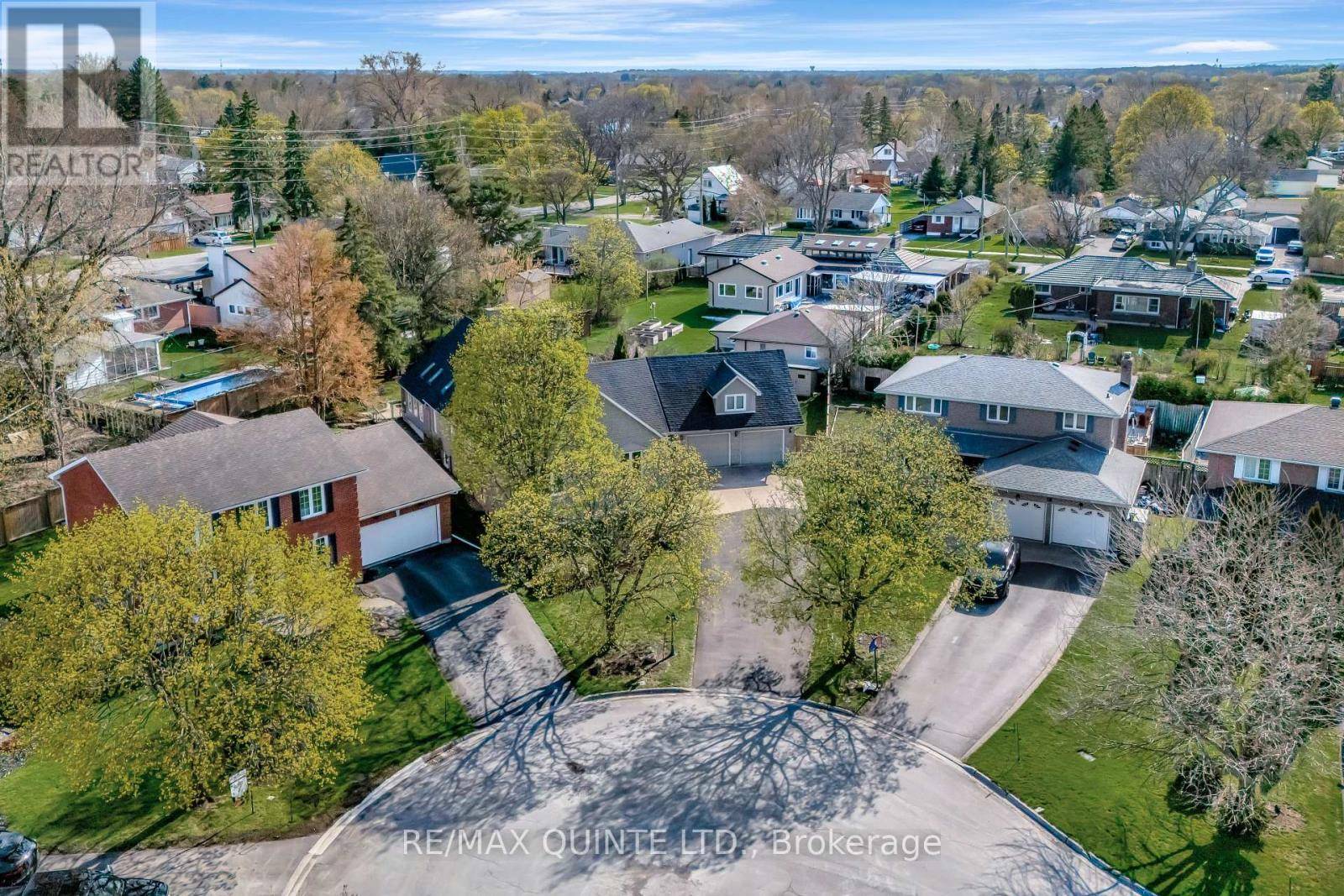 Belleville (belleville Ward), ON K8P5C3,14 THOMPSON COURT