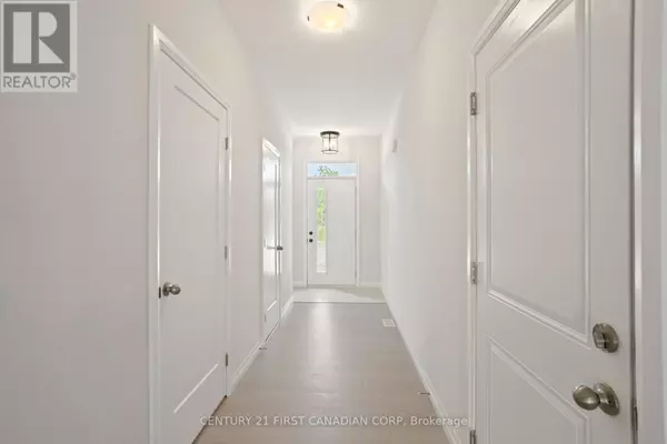 London South (south V), ON N6P1H3,6941 HEATHWOODS AVENUE