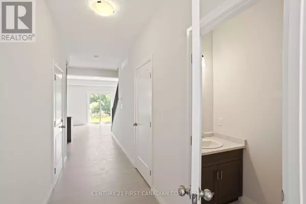 London South (south V), ON N6P1H3,6985 HEATHWOODS AVENUE