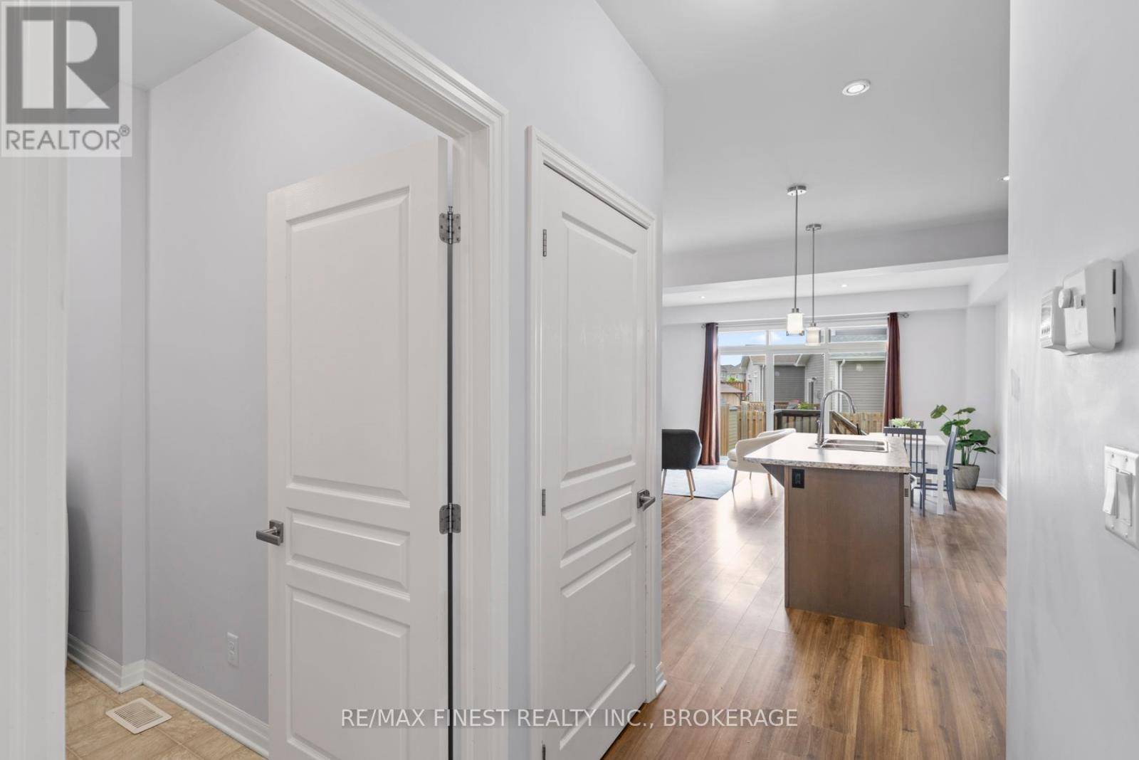 Kingston (kingston East (incl Barret Crt)), ON K7K7J8,937 RIVERVIEW WAY