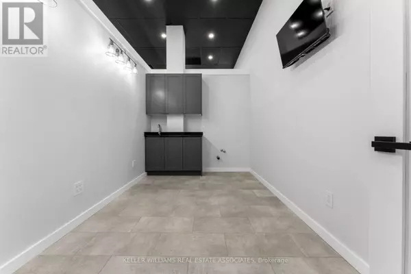 Guelph (downtown), ON N1H4E4,45 Wyndham ST North #2