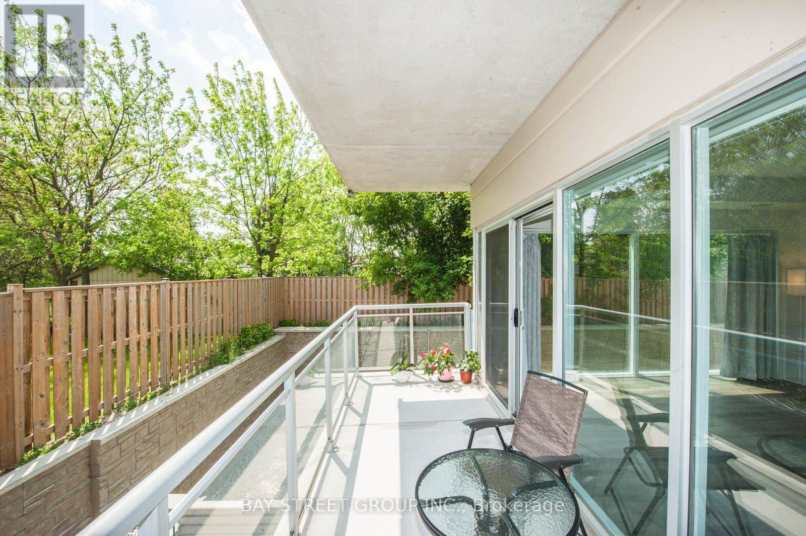 Hamilton (ancaster), ON L9G0H4,16 MARKLE CRESCENT