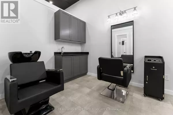 Guelph (downtown), ON N1H4E4,45 Wyndham ST North #5