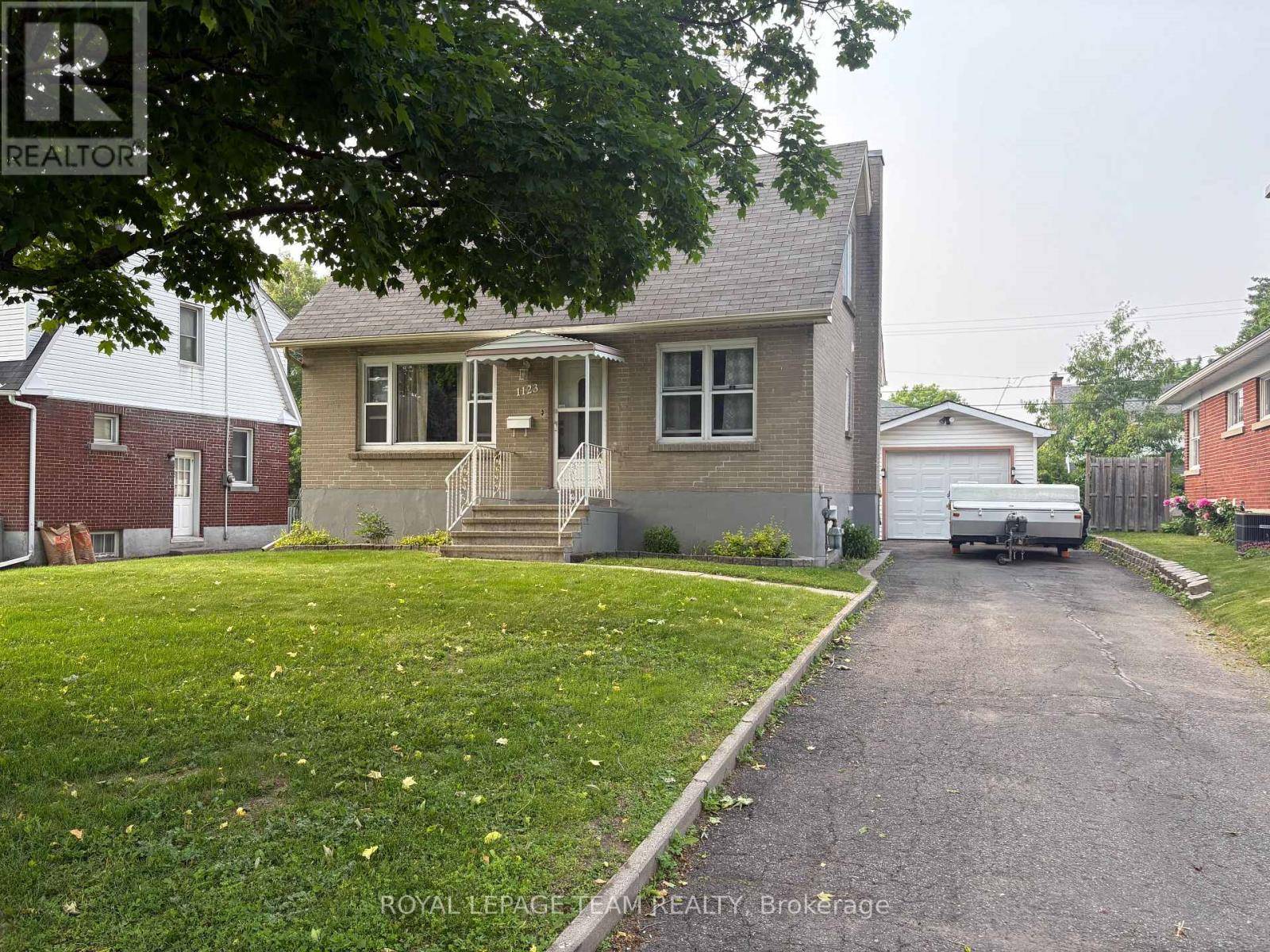 1123 SECORD AVENUE, Ottawa, ON K1H8C9