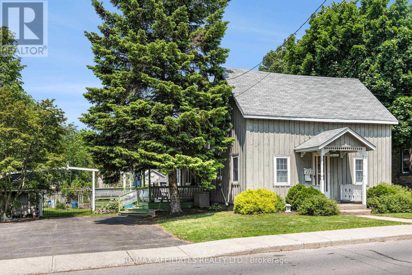 122 CHAMBERS STREET, Smiths Falls, ON K7A2Z3