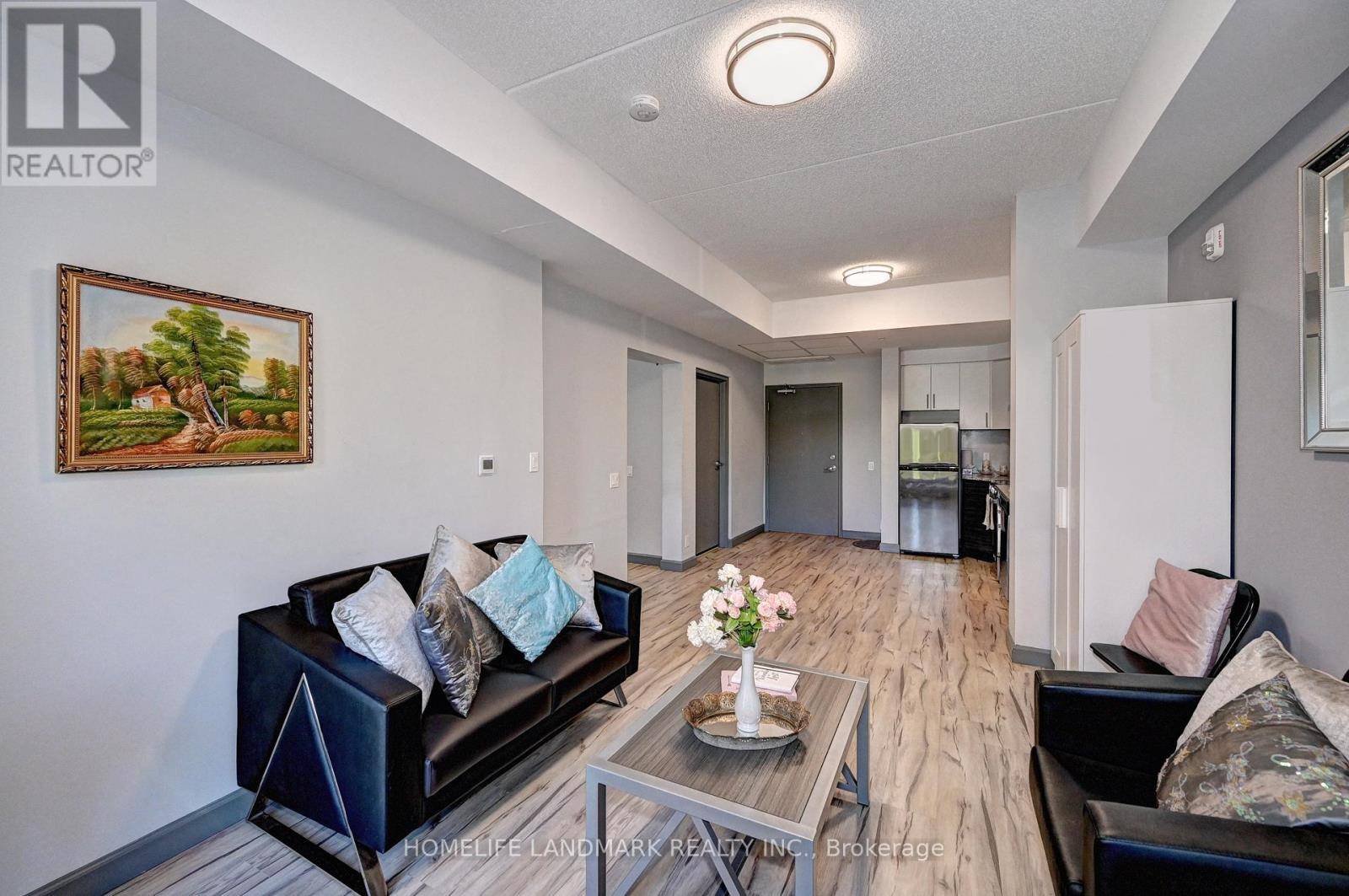 Hamilton (ainslie Wood), ON L8S3A1,77 Leland ST West #301