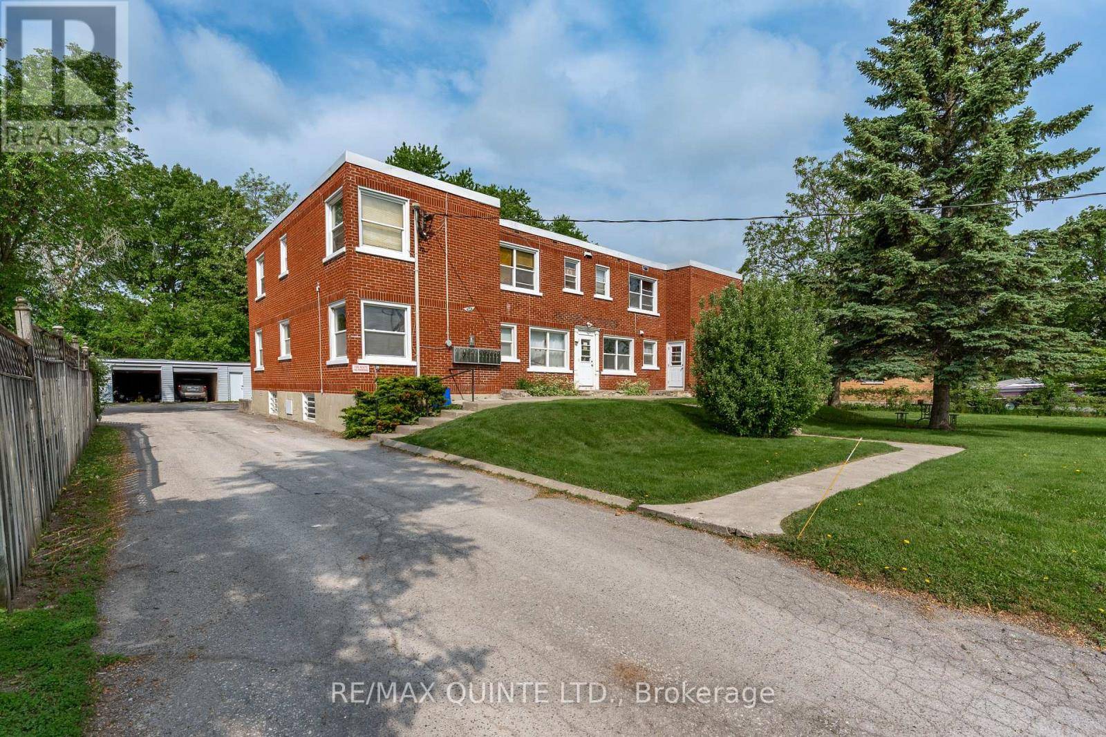 Belleville, ON K8P3Y8,54 SIDNEY STREET