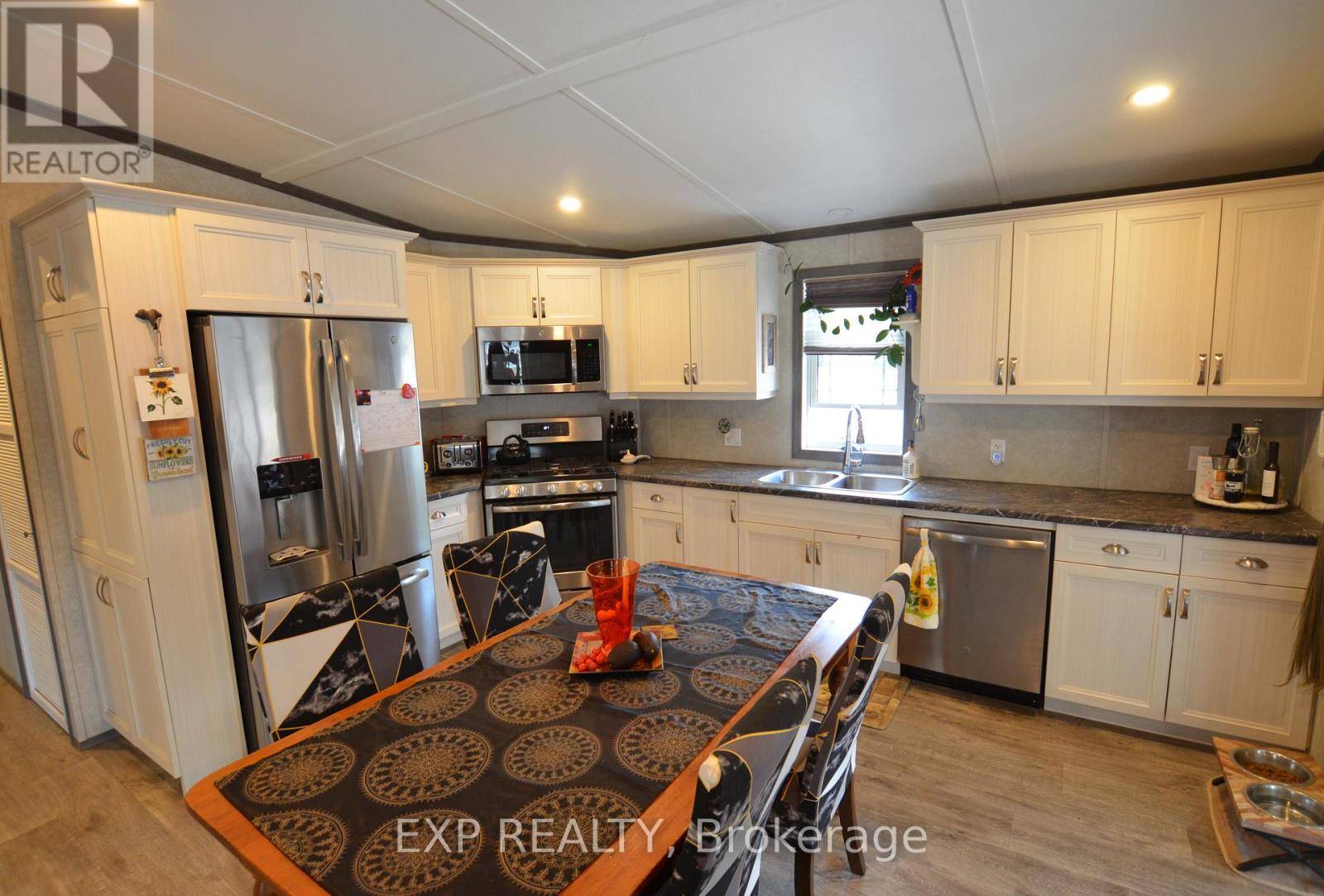 Middlesex Centre, ON N0L1R0,22790 Amiens RD #116