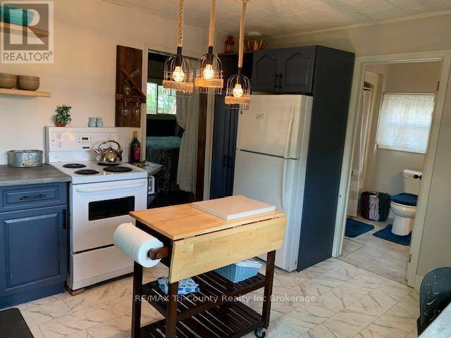 Bayham (port Burwell), ON N0J1T0,11 ELIZABETH STREET