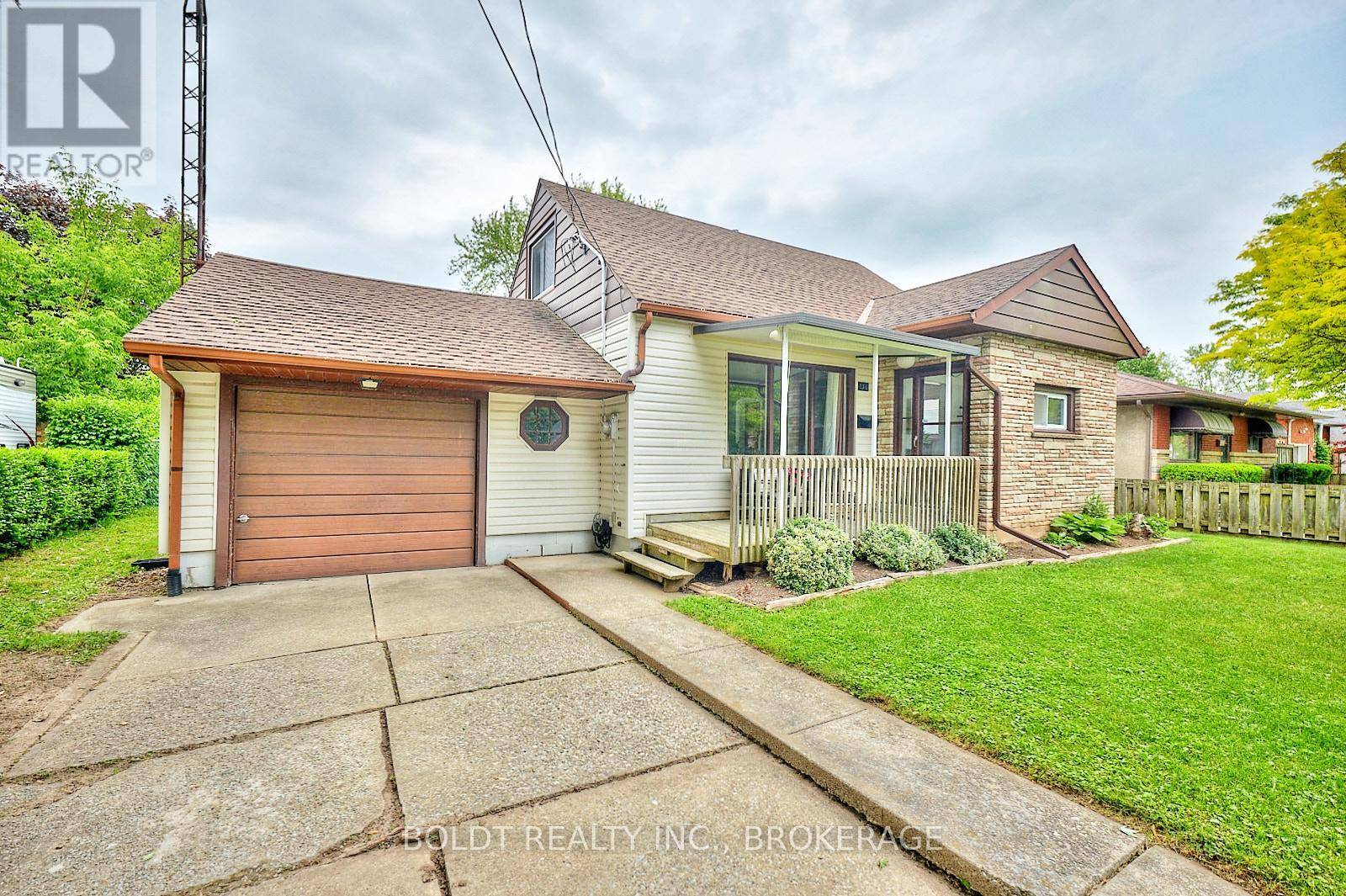 130 GADSBY AVENUE, Welland (prince Charles), ON L3C1A9