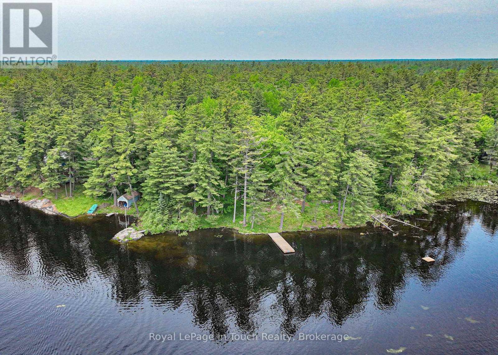 Muskoka Lakes (wood (muskoka Lakes)), ON L0K1E0,19 SR404 SEVERN RIVER SHORE