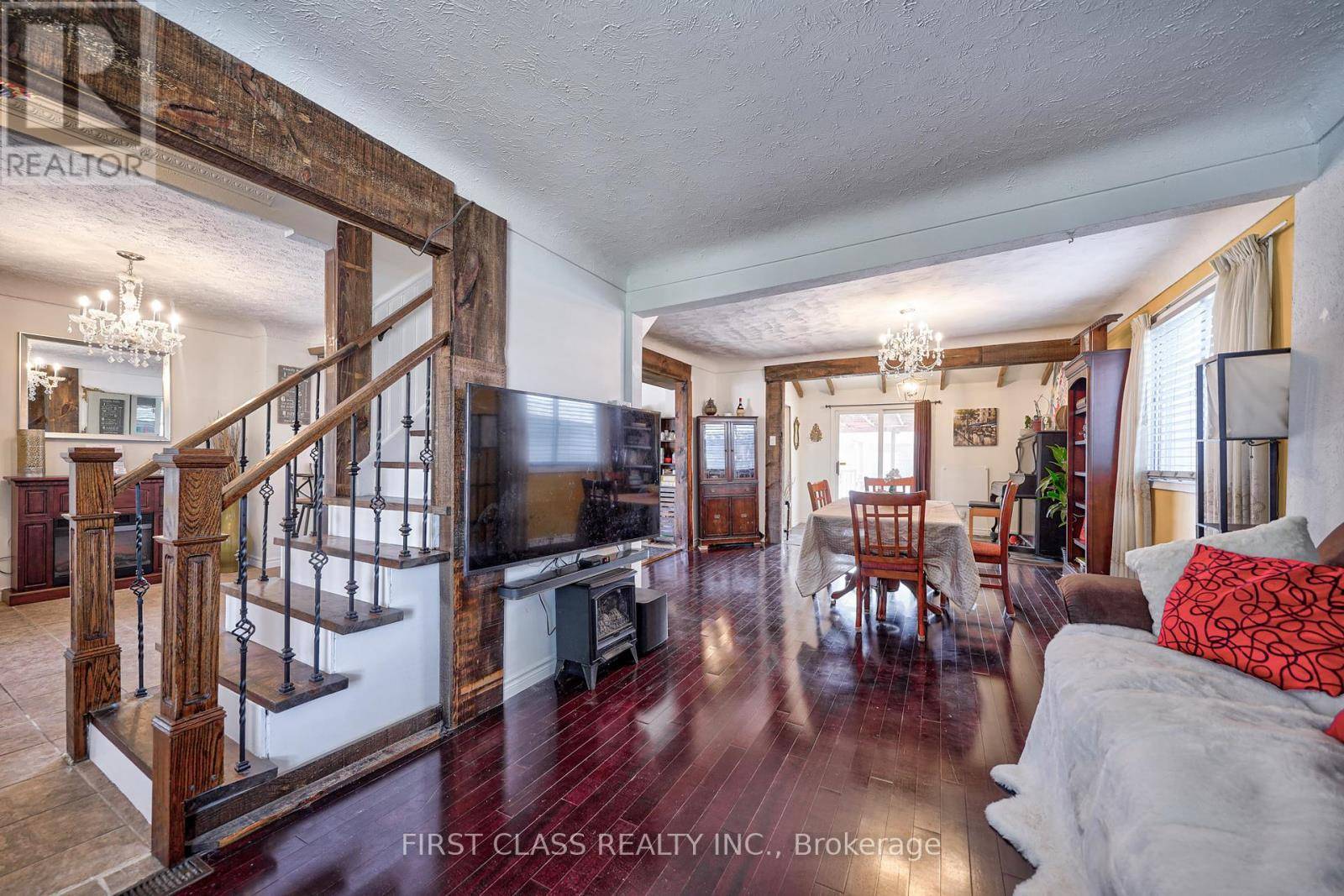 Hamilton (stoney Creek), ON L8G1M1,260 KING STREET E