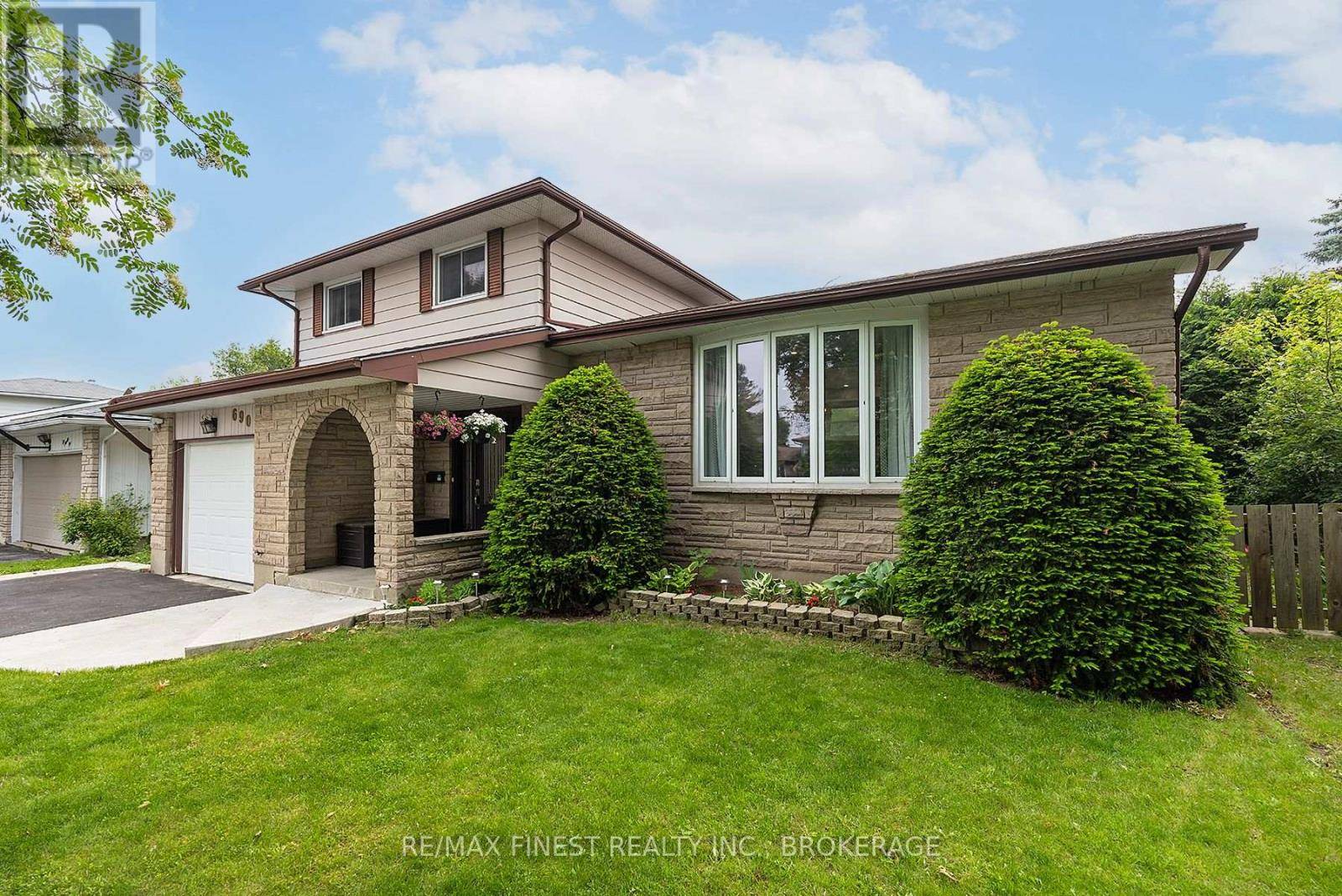 Kingston (south Of Taylor-kidd Blvd), ON K7M5L9,690 HARROW PLACE