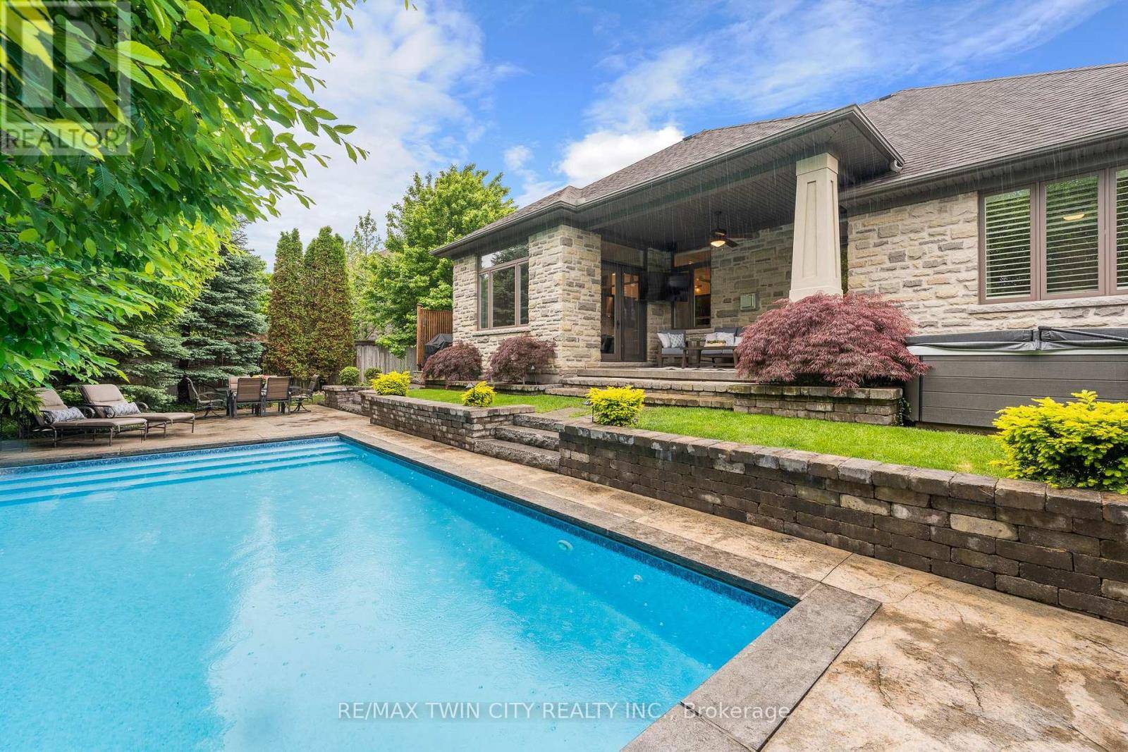 303 TERRACE WOOD CRESCENT, Kitchener, ON N2P0A8