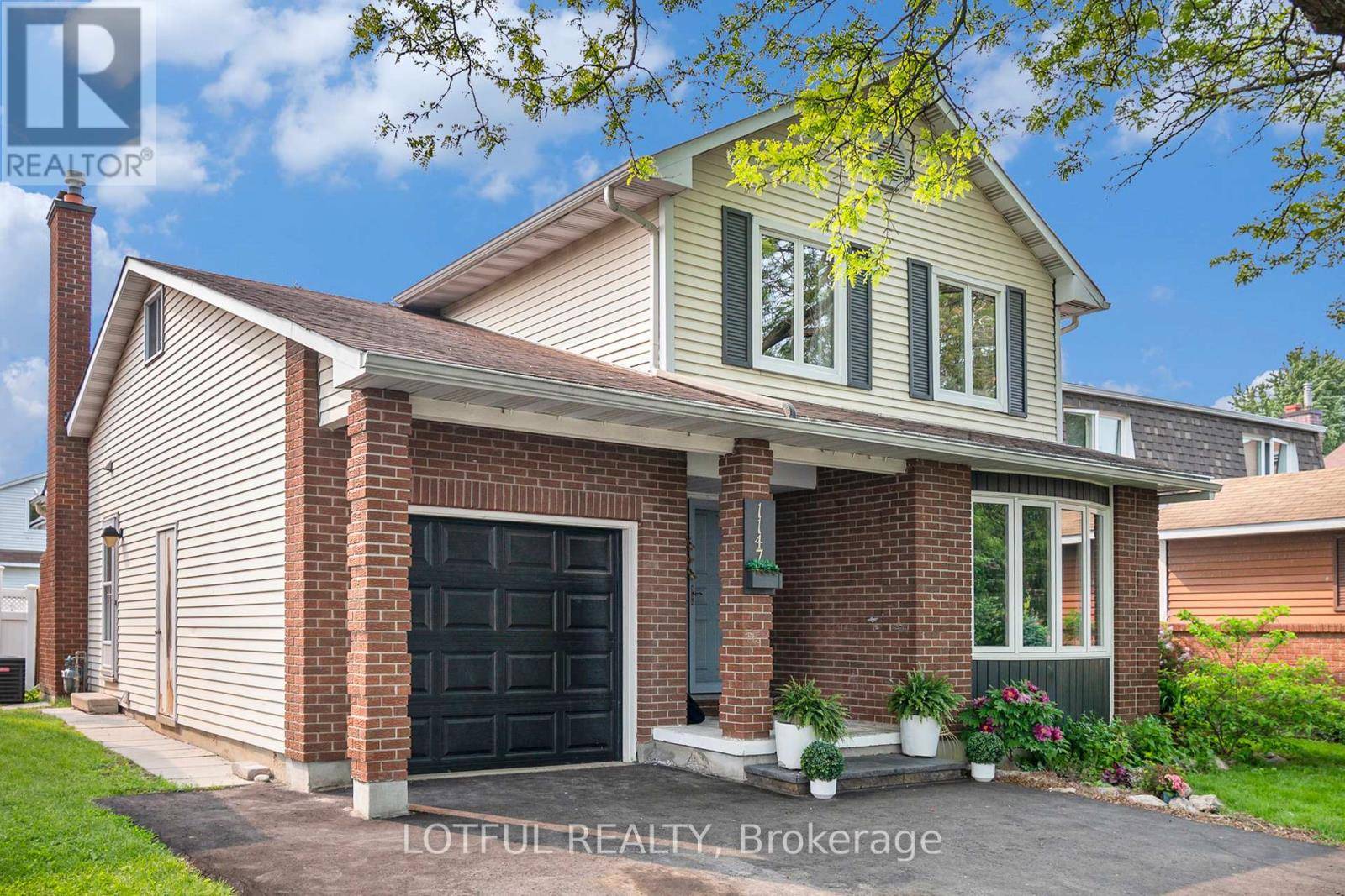 Ottawa, ON K1C2A5,1147 STE. THERESE LANE