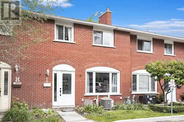 2967 Richmond RD #I, Ottawa, ON K2B6S6