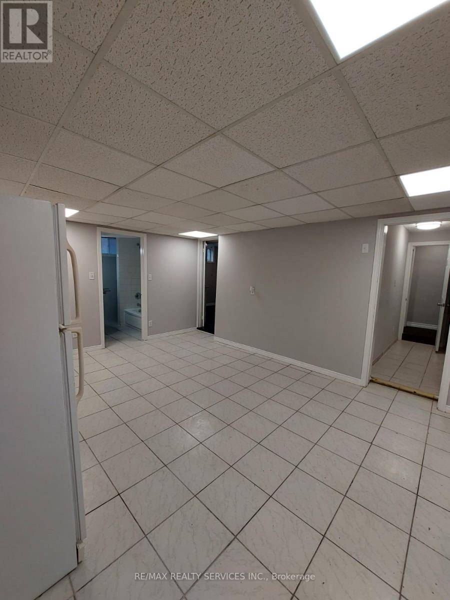Waterloo, ON N2L2H5,(LOWER LEVEL) - 21 BEVERLEY STREET