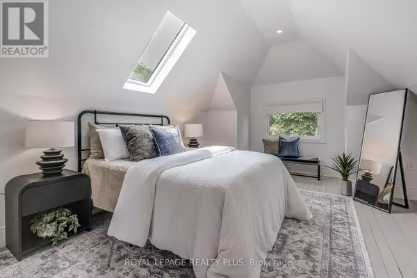 Hamilton (delta), ON L8M3H7,192 KENSINGTON AVENUE S