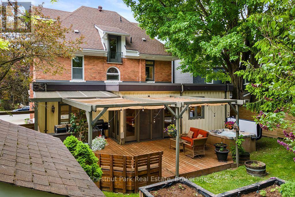 Owen Sound, ON N4K2N3,689 4TH AVENUE E