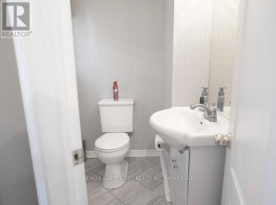 Niagara Falls (mt. Carmel), ON L2H3C4,7370 Monastery DR #4